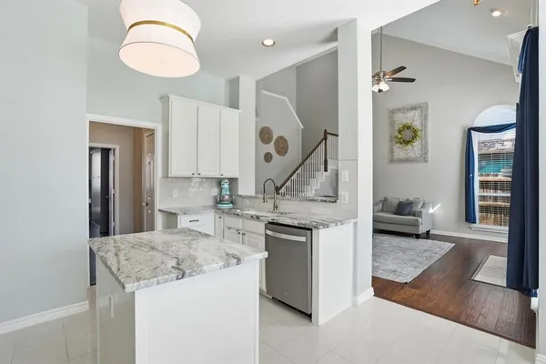 $389,999 | 2316 Leafy Glen Court, Bedford, TX 76022