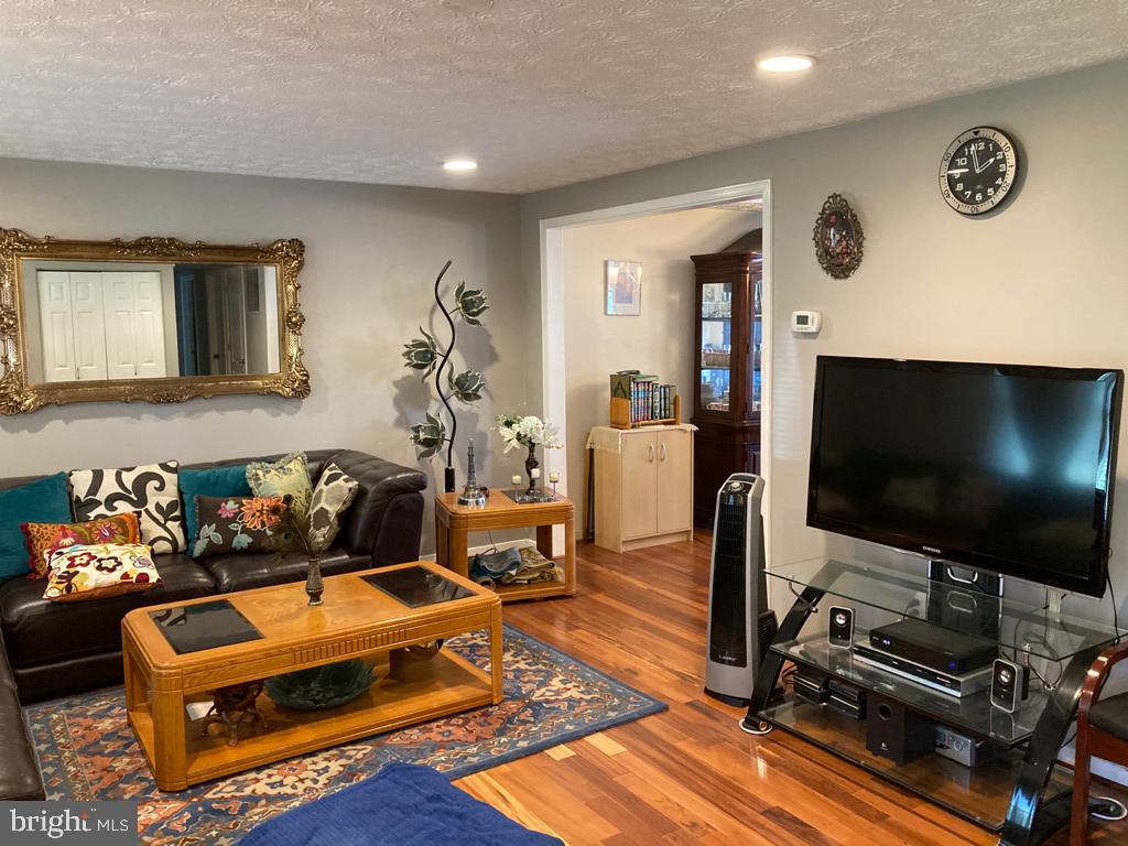 7011 Glen Spring Road Baltimore, MD 21244 - Photo 6 of 14