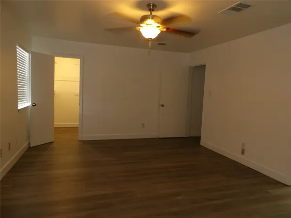 $1,700 | 4705 37th Street East, Dickinson, TX 77539