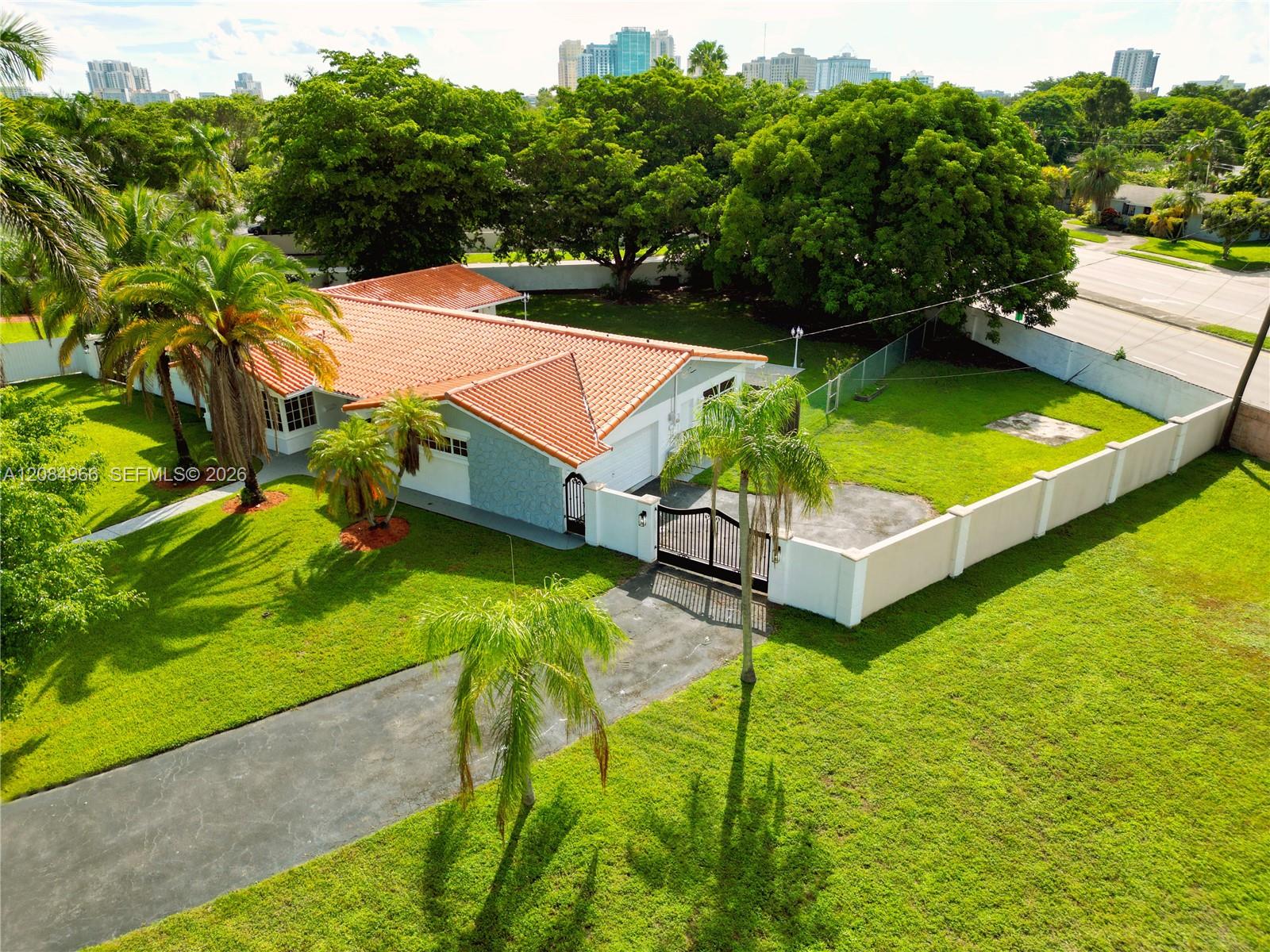 8220 Southwest 87th Terrace Miami, FL 33143 - Photo 6 of 36 Gallery Image 6
