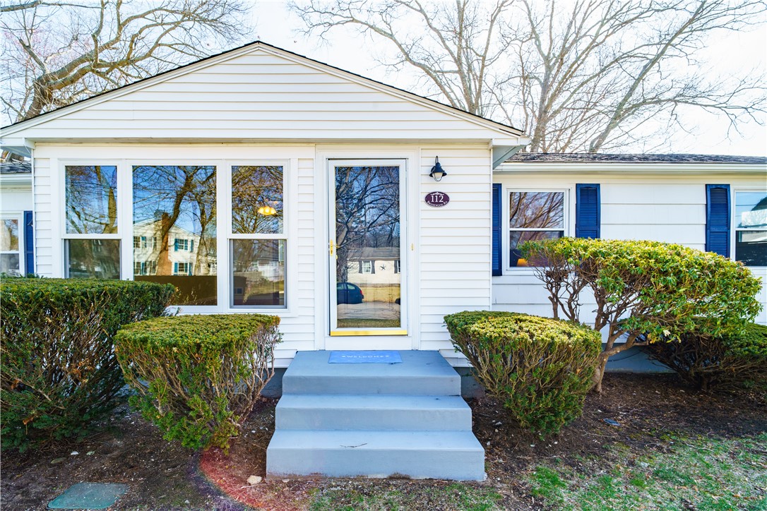 112 Brookwood Road Warwick, RI 02889 - Photo 3 of 32 Gallery Image 3