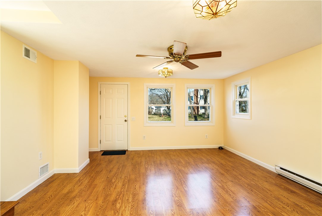 112 Brookwood Road Warwick, RI 02889 - Photo 4 of 32 Gallery Image 4