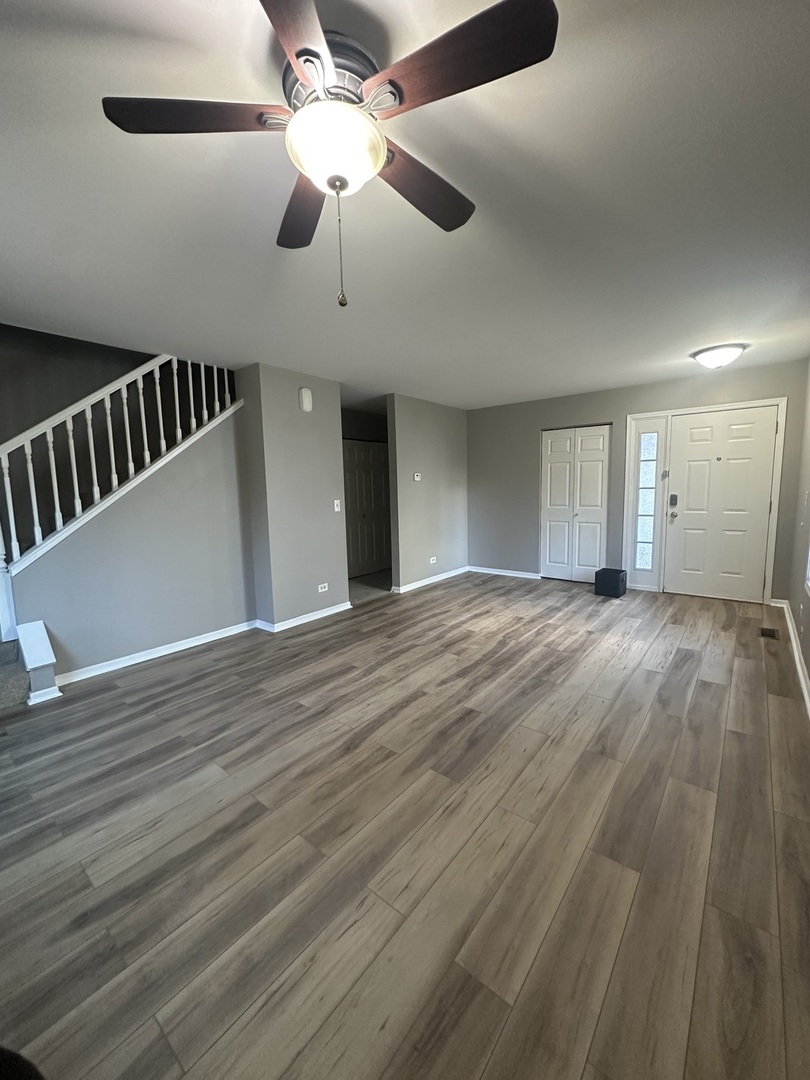 533 Milton Drive Naperville, IL 60563 - Photo 4 of 17