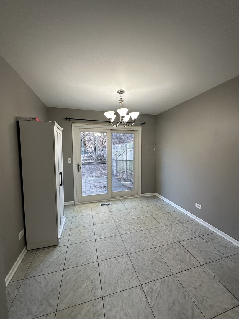 533 Milton Drive Naperville, IL 60563 - Photo 6 of 17