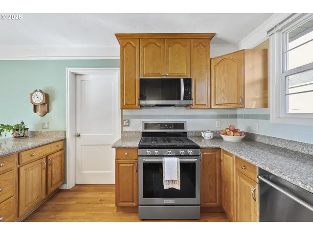 $489,900 | 8413 Northeast Pacific Street, Portland, OR 97220