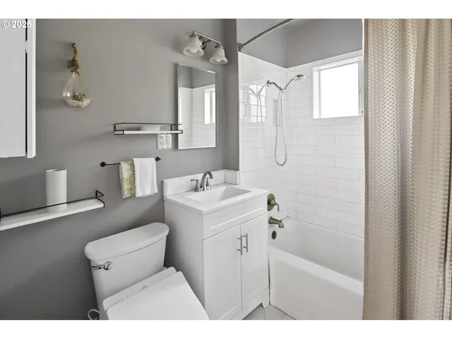 $489,900 | 8413 Northeast Pacific Street, Portland, OR 97220