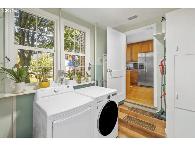 $489,900 | 8413 Northeast Pacific Street, Portland, OR 97220