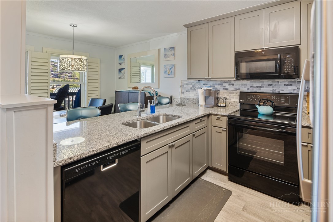 301 Pinnacle Inn Road, Unit 3313 Beech Mountain, NC 28604 - Photo 10 of 46