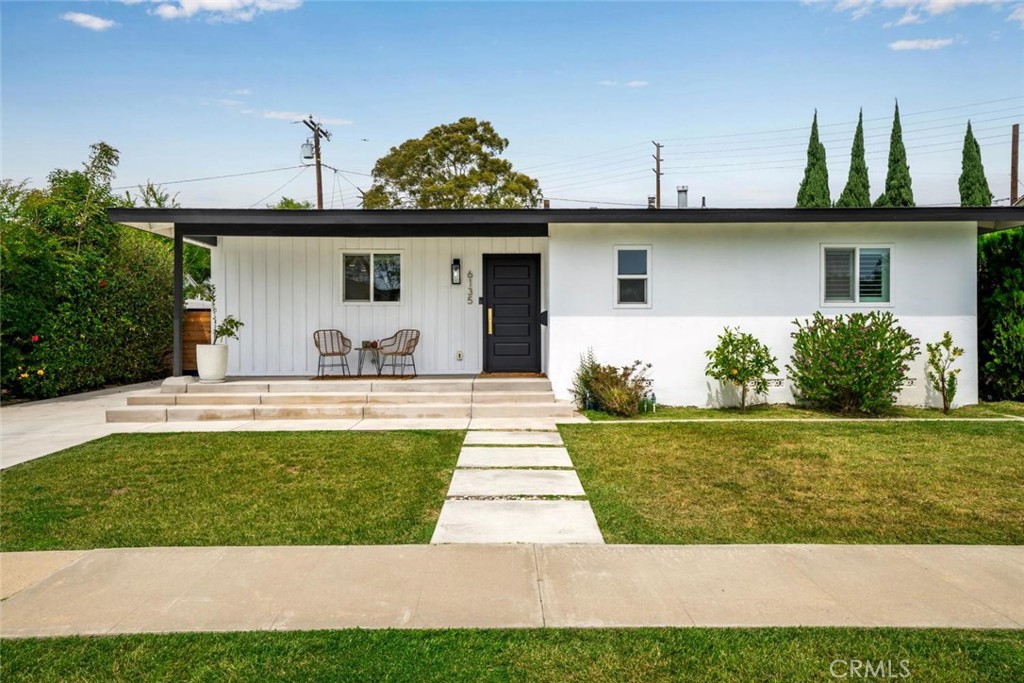6135 23rd Street Long Beach, CA 90815 - Photo 5 of 61
