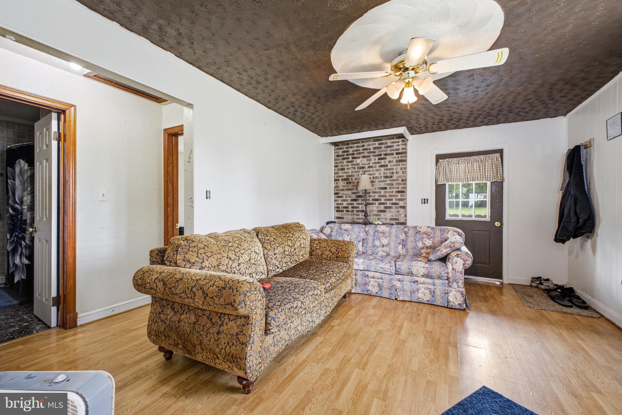 494 Chapel Road Stanley, VA 22851 - Photo 11 of 32