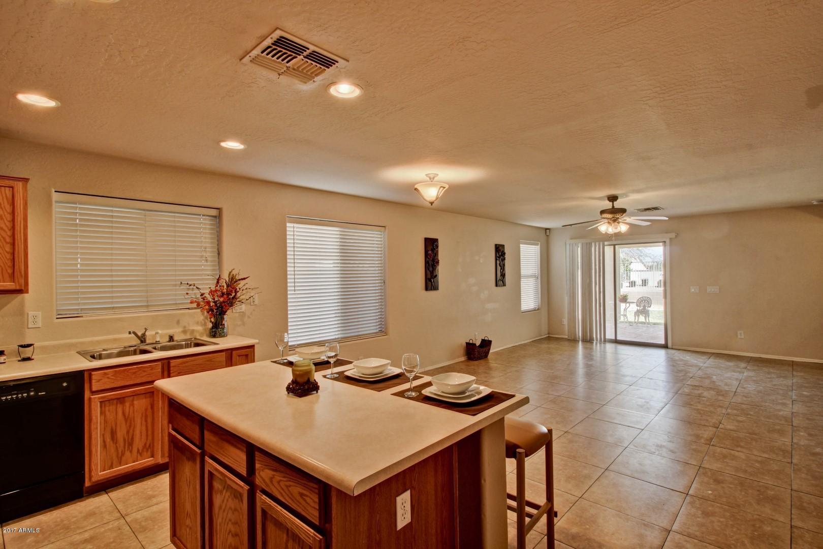 2316 West Apollo Road Phoenix, AZ 85041 - Photo 5 of 24 Apollo (8)