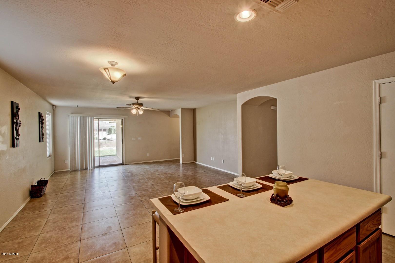 2316 West Apollo Road Phoenix, AZ 85041 - Photo 8 of 24 Apollo (12)