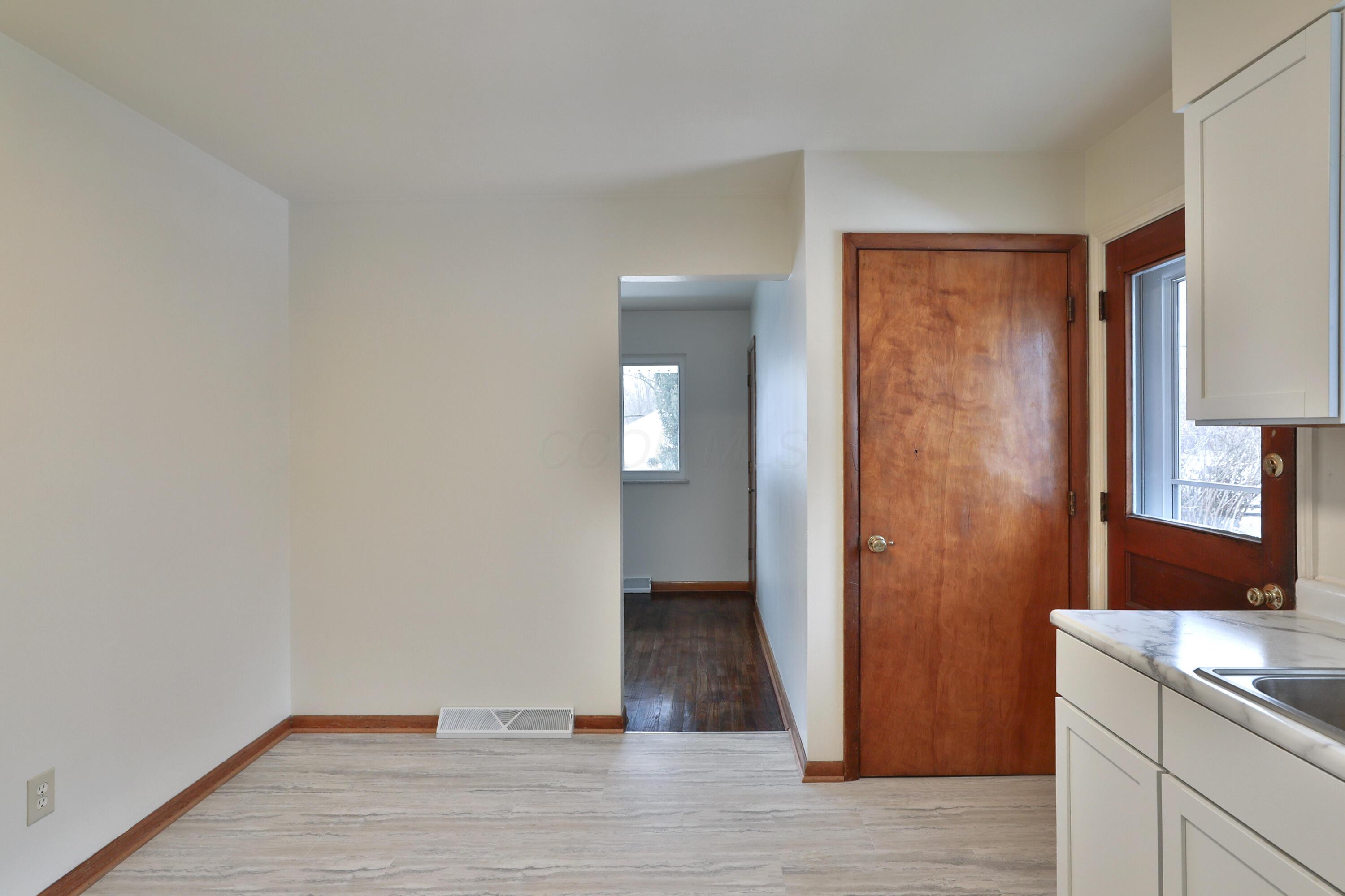 1046 Northridge Road Columbus, OH 43224 - Photo 16 of 36 1046-Northridge-15