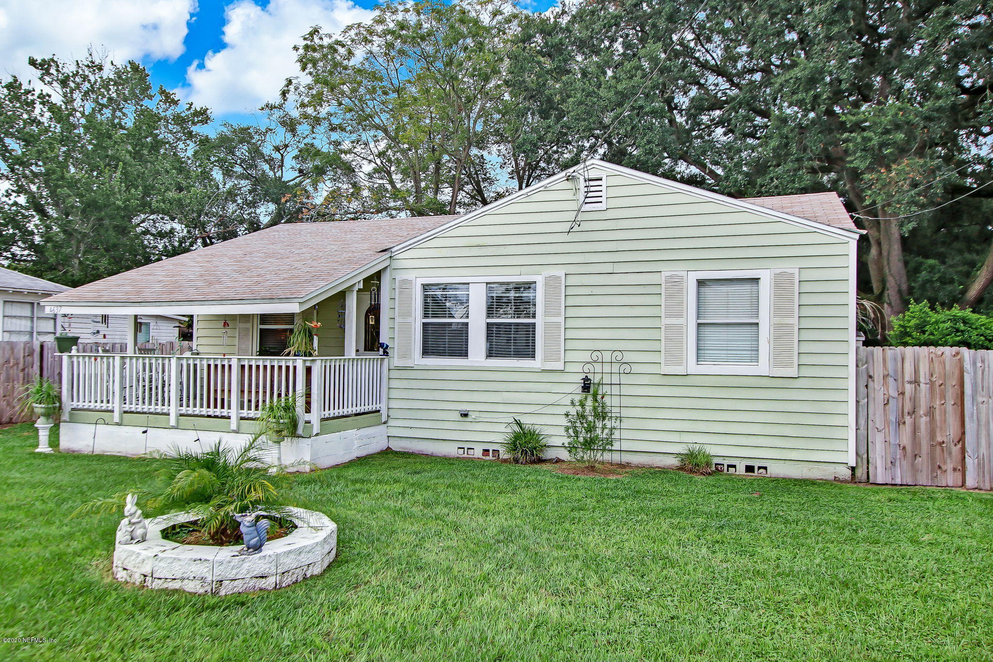 4637 Cambridge Road Jacksonville, FL 32210 - Photo 2 of 49 Lush lawn