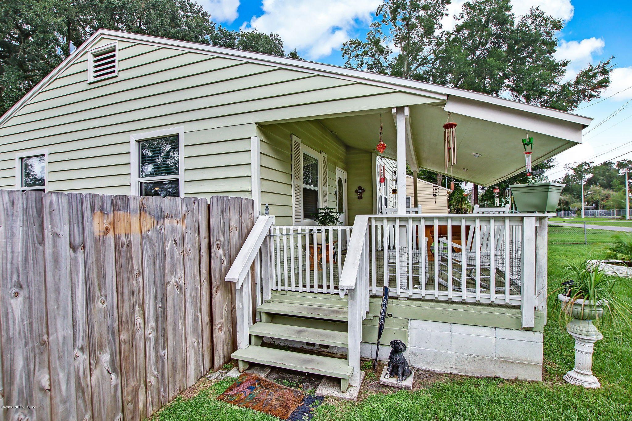 4637 Cambridge Road Jacksonville, FL 32210 - Photo 6 of 49 Pet-safe front porch
