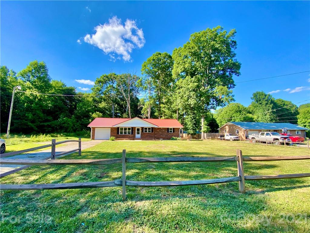 227 Deadmon Road Mocksville, NC 27028 - Photo 3 of 37 Gallery Image 3