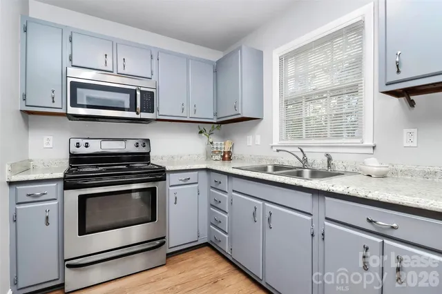 $1,820 | 919 Pineborough Road, Charlotte, NC 28212