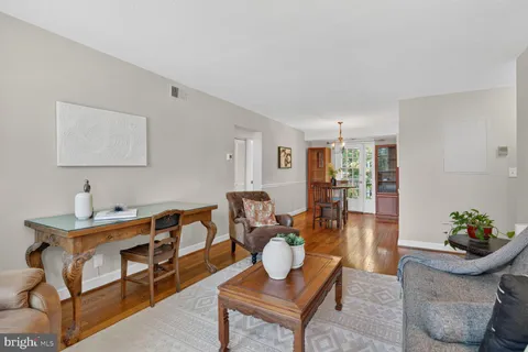 $435,000 | 3043 South Columbus Street, Unit B1, Arlington, VA 22206