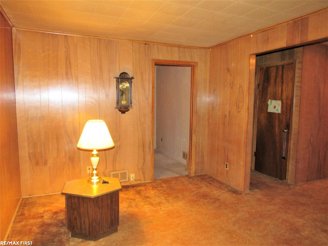 2058 Ridgemont Road Grosse Pointe, MI 48236 - Photo 6 of 21 31364311-5.JPG