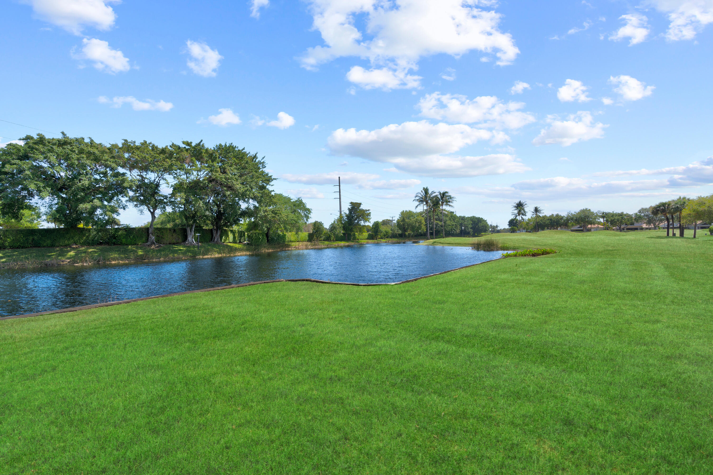 17358 Vía Capri East Boca Raton, FL 33496 - Photo 2 of 20 Golf & Lake View