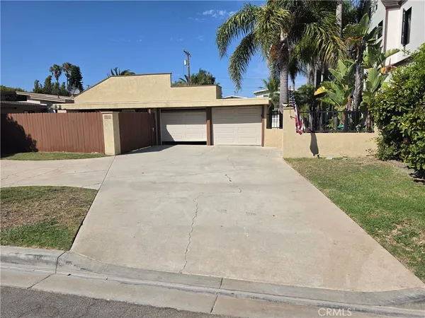 $3,100,000 | 2212 Laurel Place, Newport Beach, CA 92663