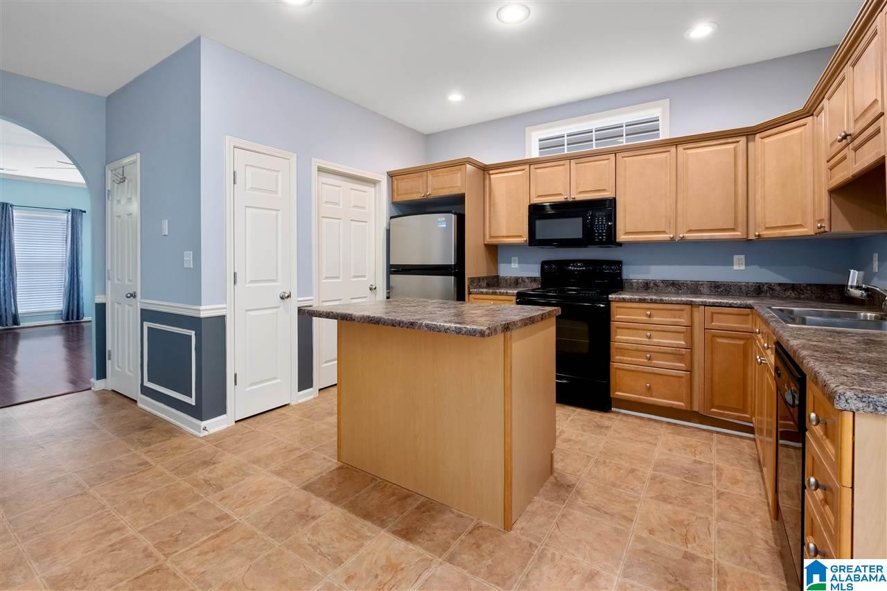 201 Calloway Lane Pelham, AL 35124 - Photo 10 of 34