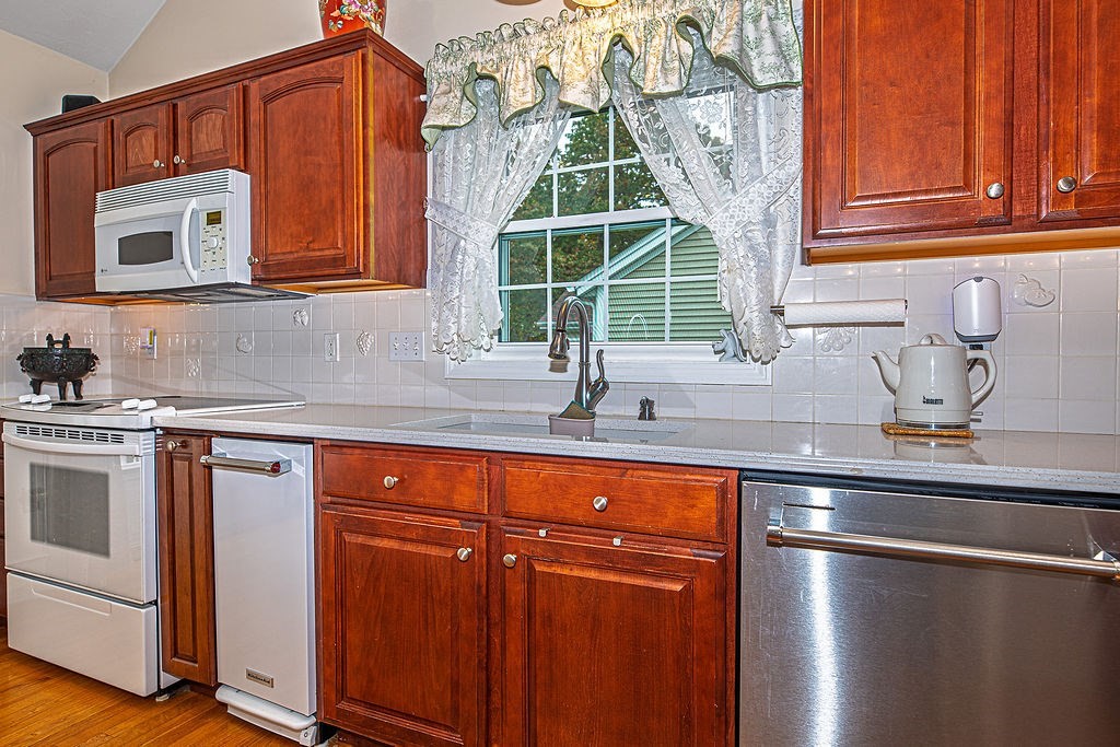 61 St Andrews Way, Unit 64 Chelmsford, MA 01863 - Photo 13 of 41