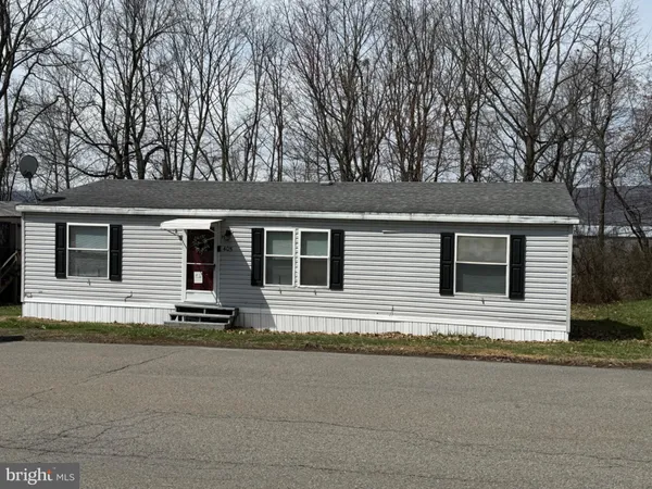 $65,500 | 405 West Drive, Pittston, PA 18640