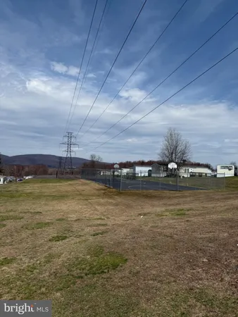 $65,500 | 405 West Drive, Pittston, PA 18640