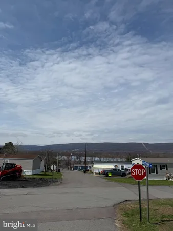 $65,500 | 405 West Drive, Pittston, PA 18640