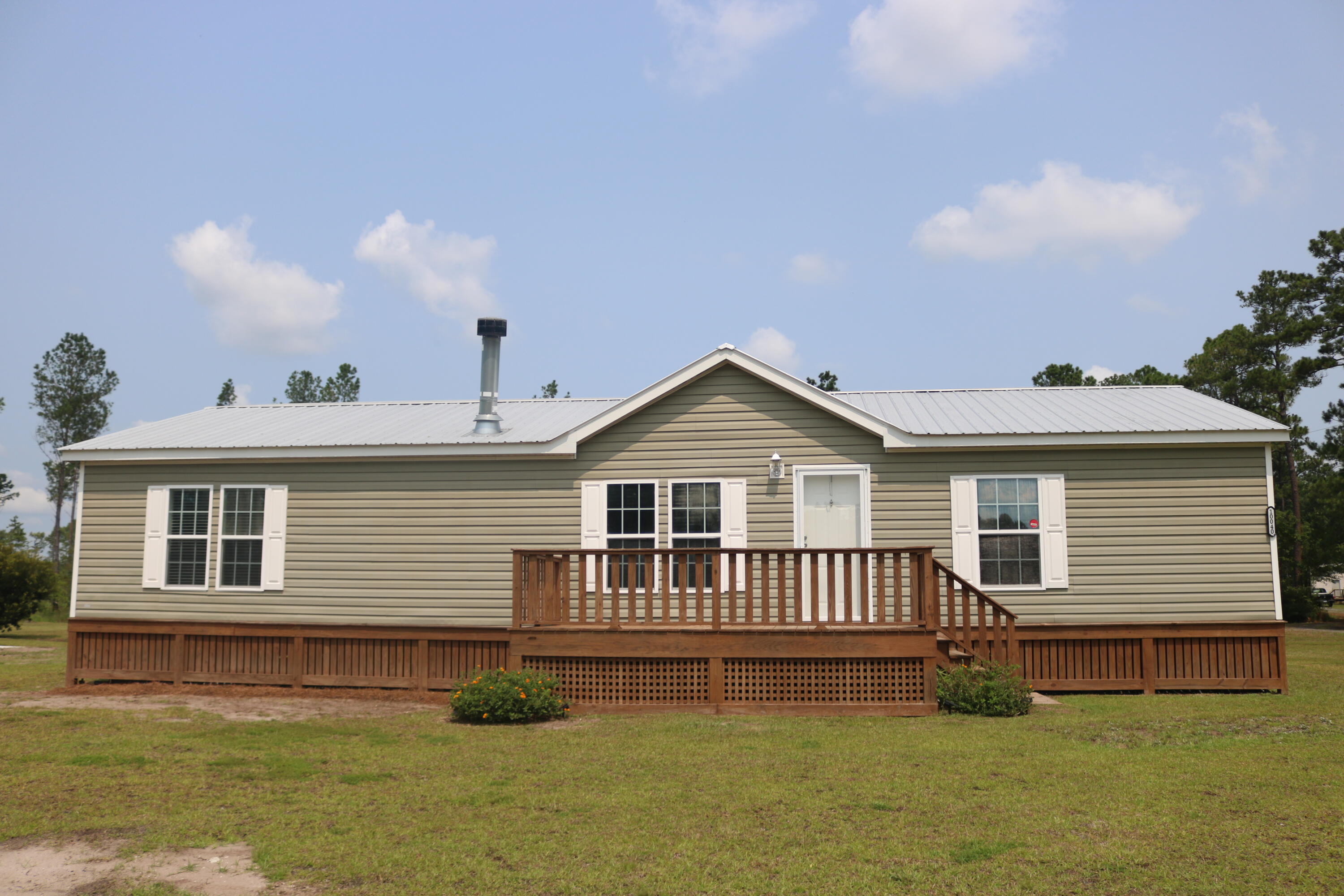 10040 State Rd S-10-1336 McClellanville, SC 29458 - Photo 2 of 26 Front Yard