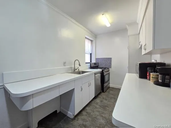 $388,000 | 46 Grace Avenue, Unit 2J, Great Neck, NY 11021