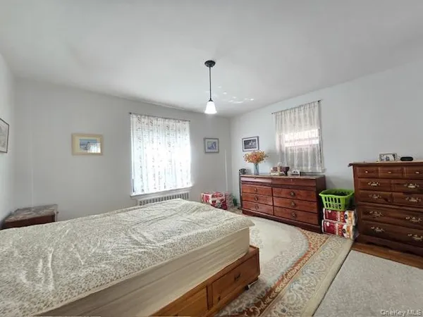 $388,000 | 46 Grace Avenue, Unit 2J, Great Neck, NY 11021