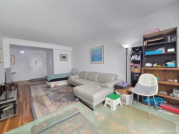 $388,000 | 46 Grace Avenue, Unit 2J, Great Neck, NY 11021