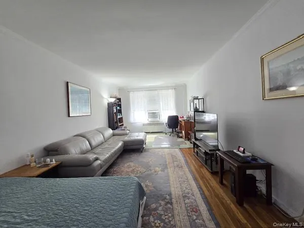 $388,000 | 46 Grace Avenue, Unit 2J, Great Neck, NY 11021