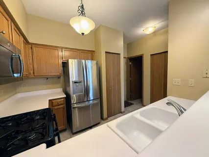 $2,500 | 5 Dewalt Court, Elmhurst, IL 60126