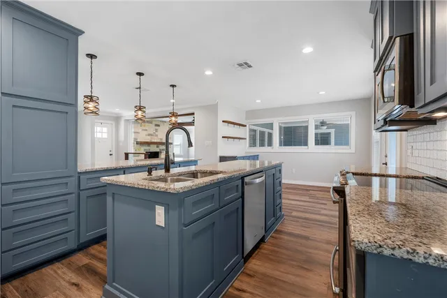 $475,000 | 300 Baker Lane, Robinson, TX 76706