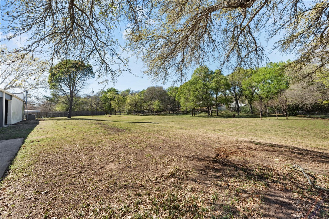 300 Baker Lane Robinson, TX 76706 - Photo 30 of 34