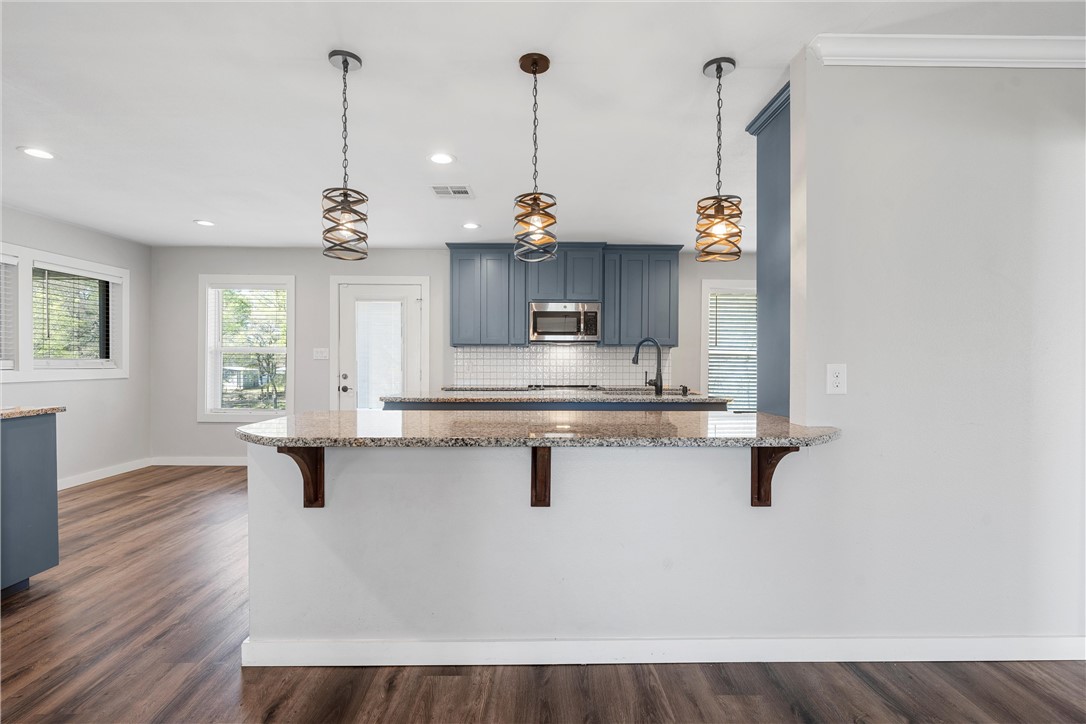 300 Baker Lane Robinson, TX 76706 - Photo 10 of 34