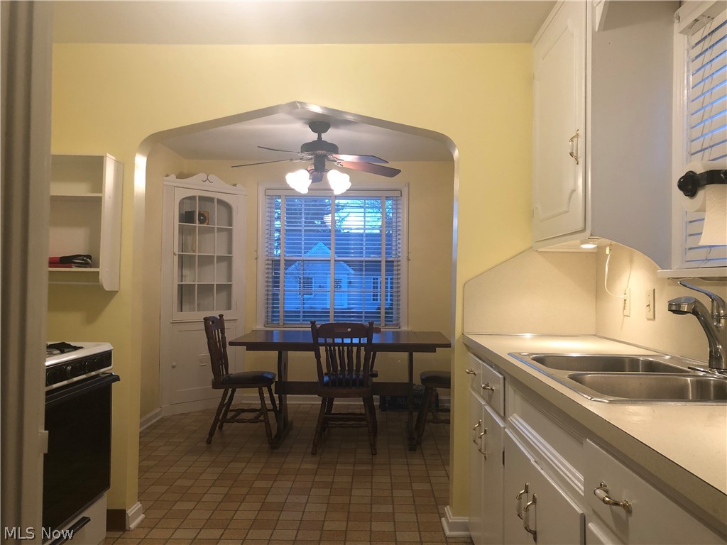 5180 Edenhurst Road Cleveland, OH 44124 - Photo 10 of 30