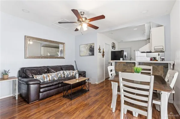 $1,200 | 917 North 21st Street, McAllen, TX 78501