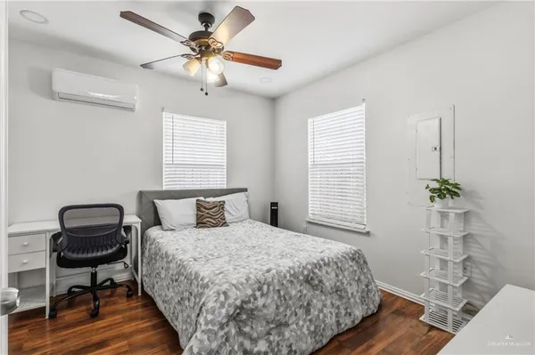 $1,200 | 917 North 21st Street, McAllen, TX 78501