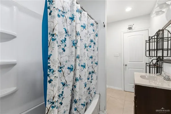 $1,200 | 917 North 21st Street, McAllen, TX 78501