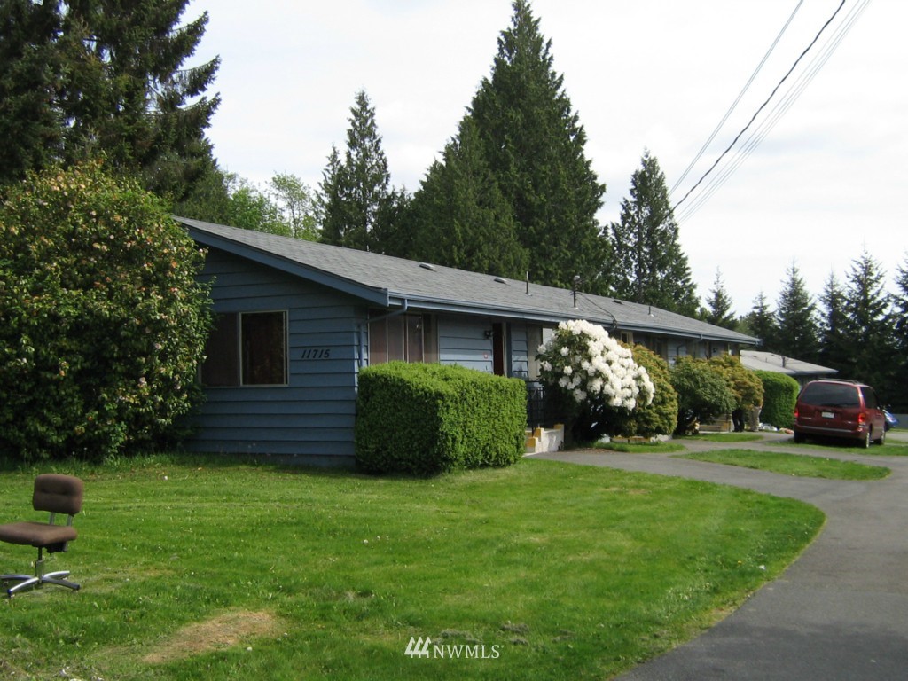 11715 Center Road Everett, WA 98204 - Photo 2 of 10