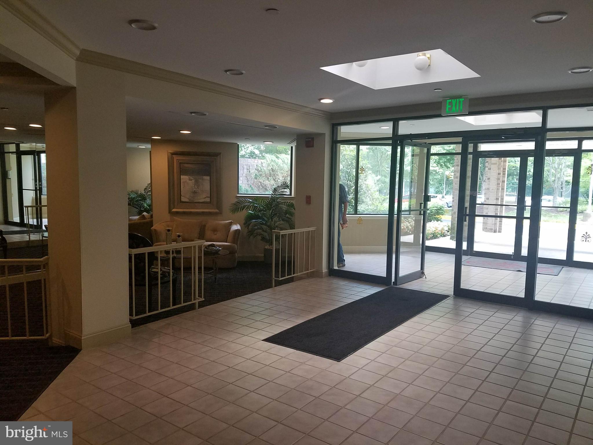 3021 Fallstaff Road, Unit 508B Baltimore, MD 21209 - Photo 2 of 22 Interior (General)