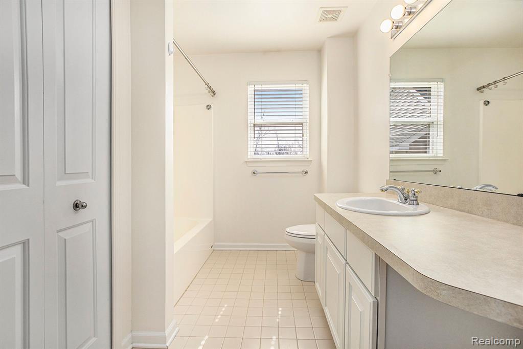 1740 South Maple Road Ann Arbor, MI 48103 - Photo 23 of 34