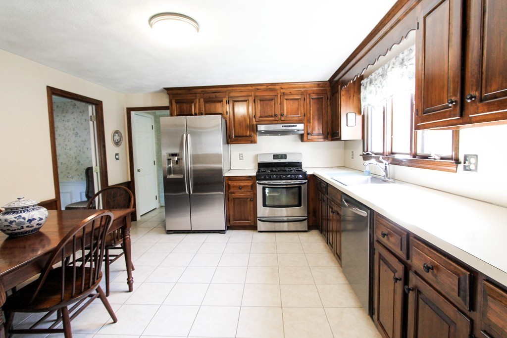 9 Butternut Road Westford, MA 01886 - Photo 6 of 24