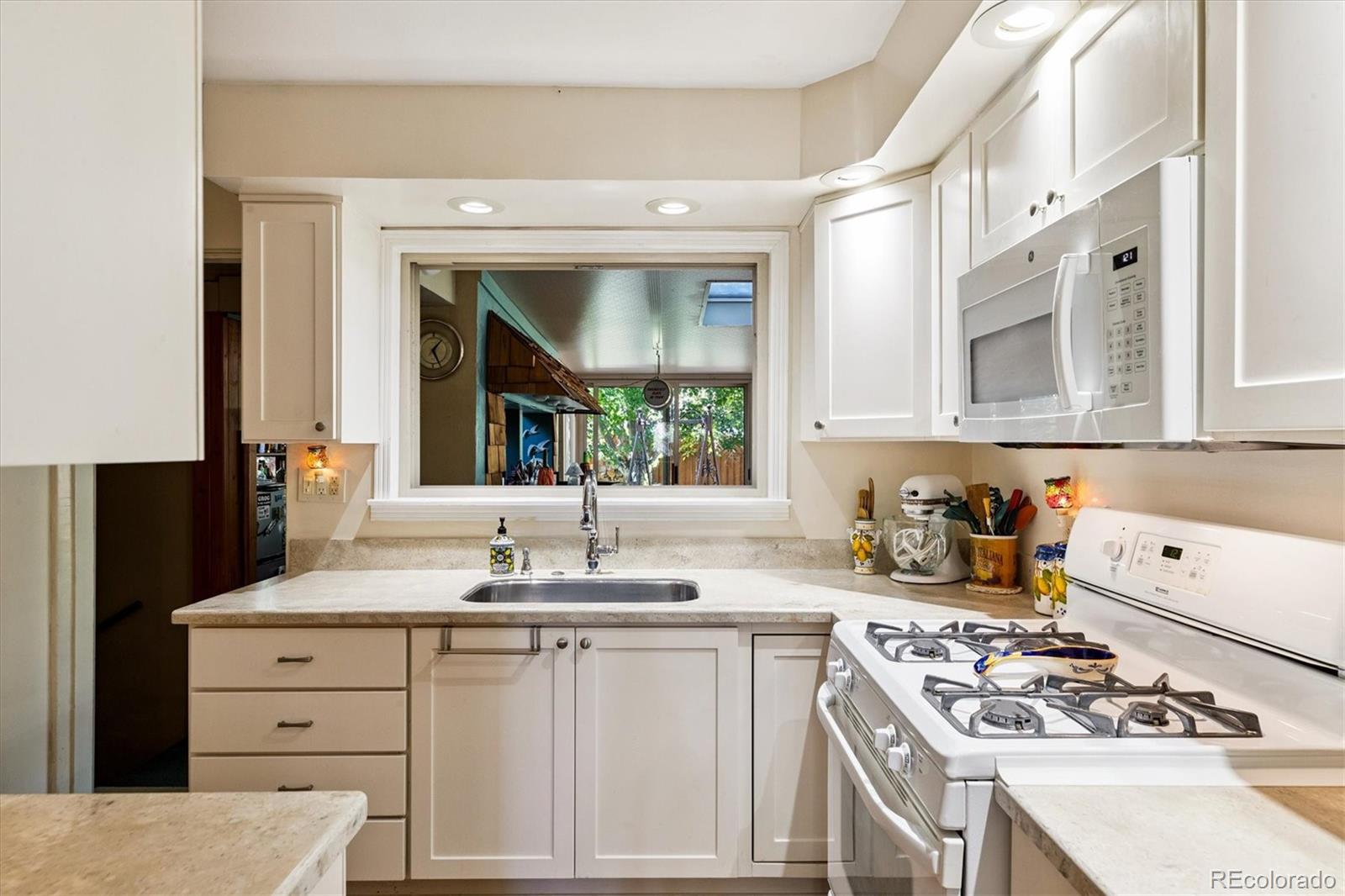 4455 Zephyr Street Wheat Ridge, CO 80033 - Photo 8 of 41