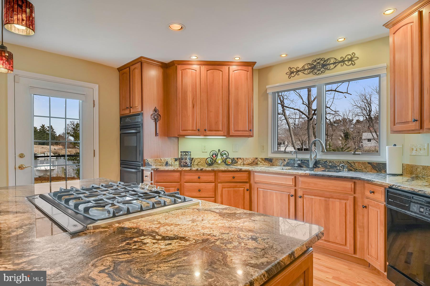3922 Cove Road Edgewater, MD 21037 - Photo 17 of 47 Top-of-the-line appliances