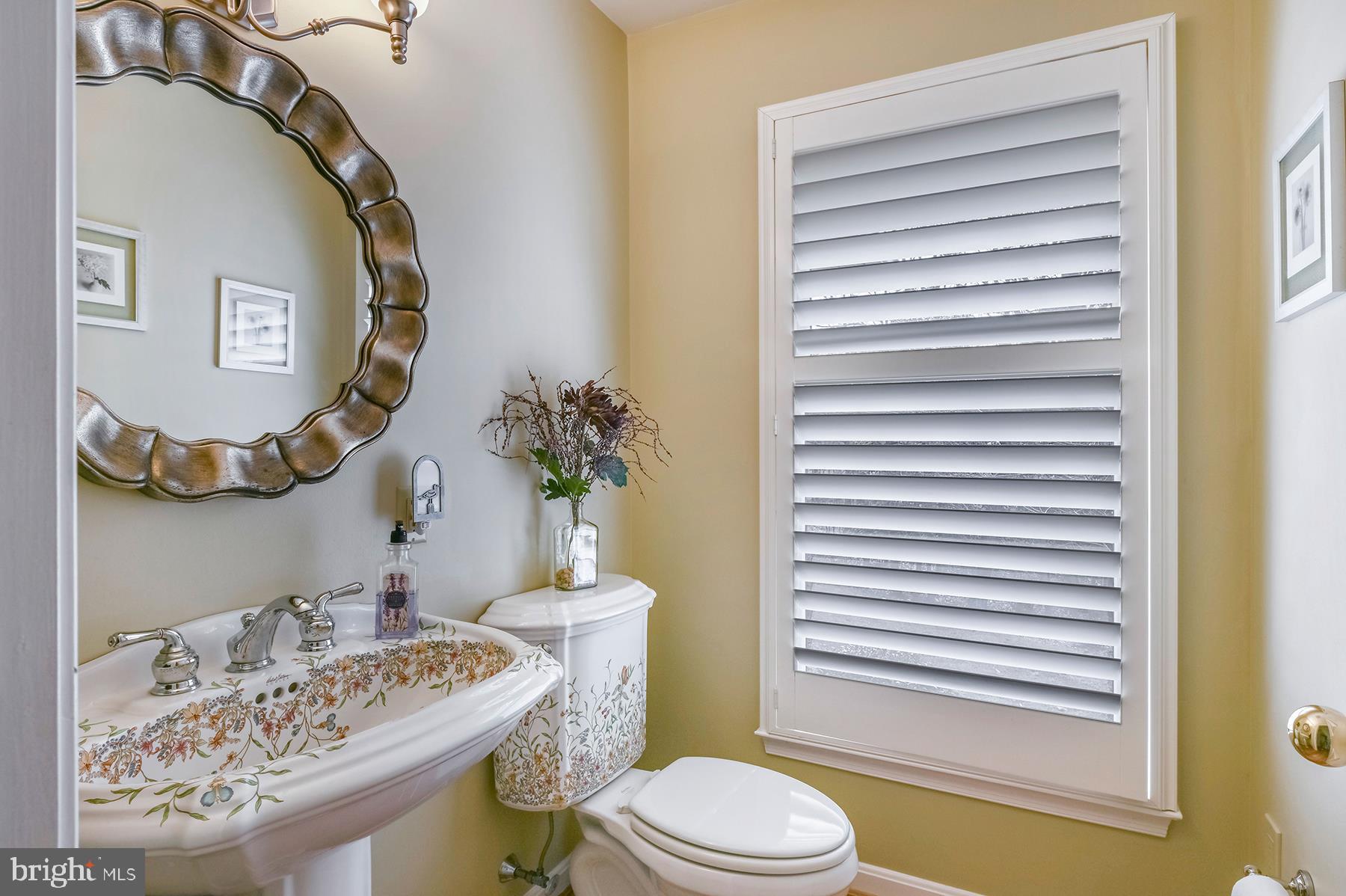 3922 Cove Road Edgewater, MD 21037 - Photo 21 of 47 Powder room on main level